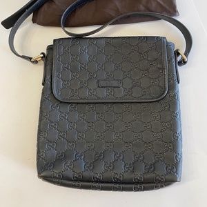 Gucci messenger bag. Dark brown.